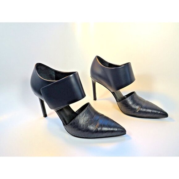 VINCE. Capri Blue Leather Heels Pointy Toe Wide Straps Women's Stilettos Sz 8.5 - Picture 3 of 11